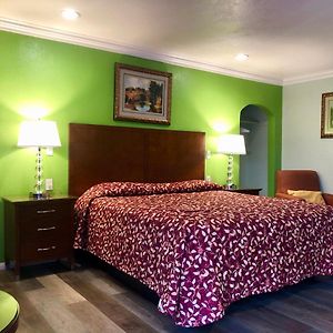 La Petite Rouge Motel